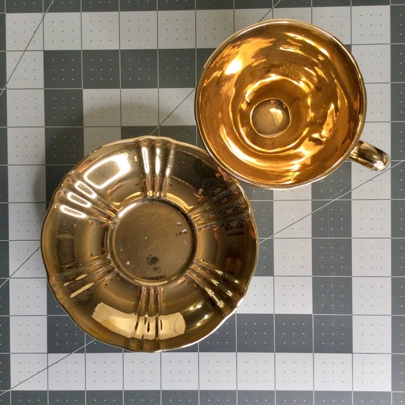 ✨HOST PICK✨VINTAGE Rare Royal Winton Golden Age Teacup and
Saucer Set - Picture 6 of 8